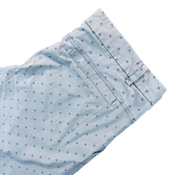 lululemon athletica Other - Lululemon Men's 40 Commission Short Light Grey Navy Blue Cross Print Chino Golf